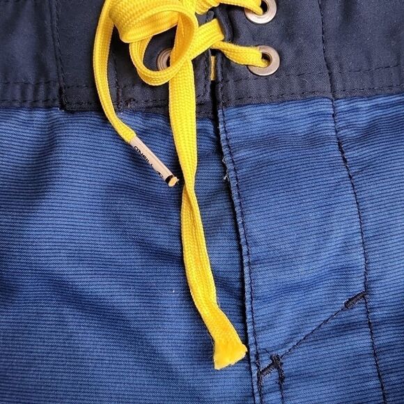 O'NEILL BLUE & YELLOW BOARD SHORTS - Picture 9 of 10